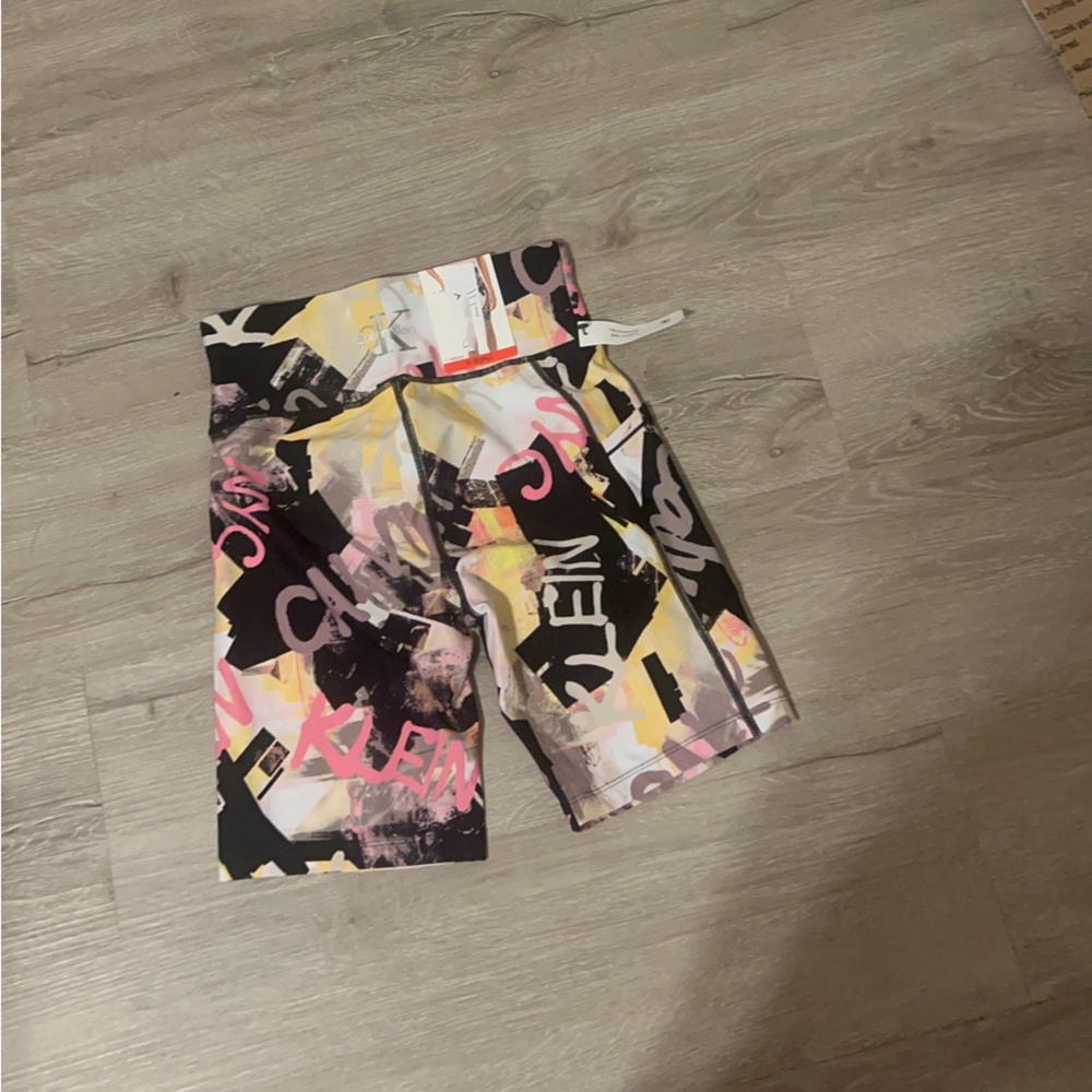 Calvin Klein Black and Pink Bike Shorts with Abstract Print - Picture 3 of 9